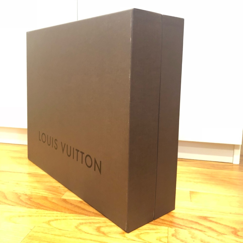 Louis Vuitton Hard Box with Lid - Picture 2 of 2